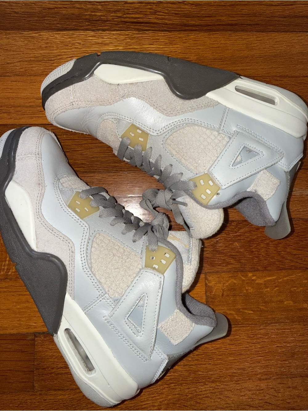 Air Jordan 4 Retro SE Craft "Photon Dust"